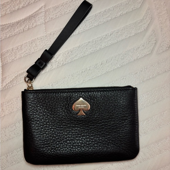 kate spade Handbags - ❤️🎁 Kate Spade NY Black Pebbled Leather Wristlet ❤️🎁